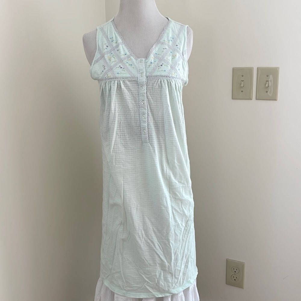 Secret treasures sleepwear mint green sleeveless size women’s medium 8/10